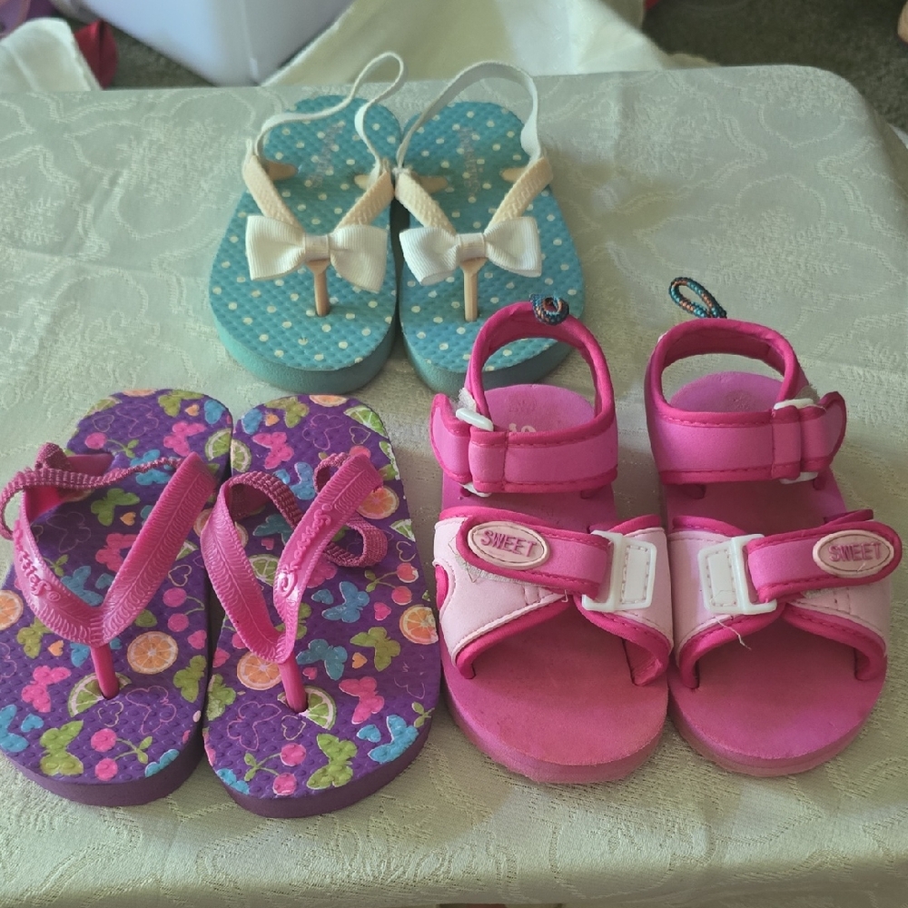 Bundle Of 3 Pair Girls Flip flops/ Sandals